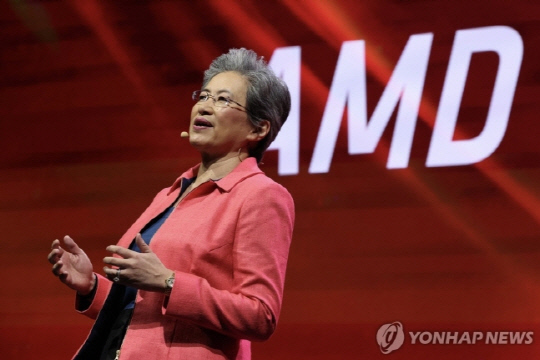 AMD 로고와 리사 수 CEO. <연합뉴스 제공>